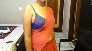 Indian wifey flashes honeypot & dances on webcam