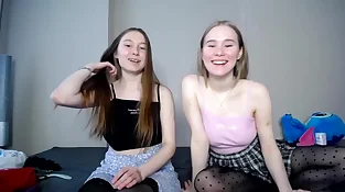 Sole fetish webcam of 2 siblings