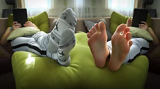 Super-steamy Chick Taunting Her Splendid Soles While Neglecting You 4K